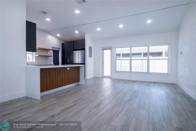 2 of 28 - 245 Sw 20th St, Fort Lauderdale, FL