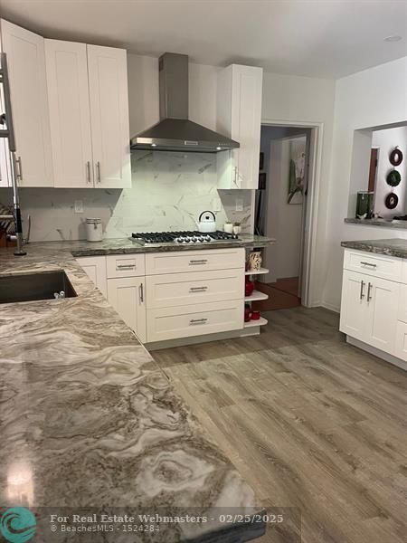 4 of 12 - 2703 Fillmore St, Hollywood, FL