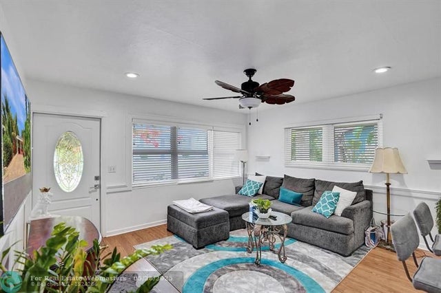 4 of 86 - 415 W Palm Street, Lantana, FL