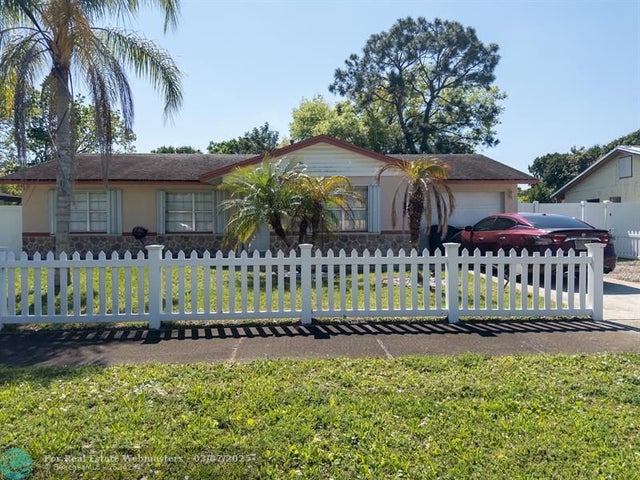 2 of 14 - 3205 Hibiscus, Fort Pierce, FL