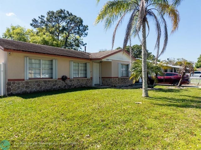 3 of 14 - 3205 Hibiscus, Fort Pierce, FL