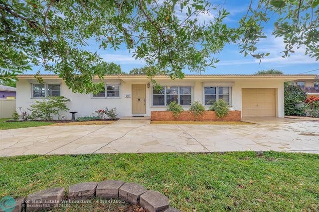 4 of 80 - 2500 Ne 22nd Ct, Pompano Beach, FL
