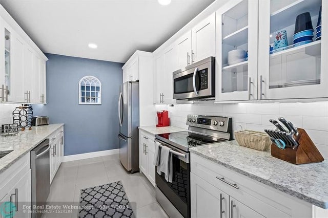 4 of 30 - 2645 Se 3rd St, Pompano Beach, FL