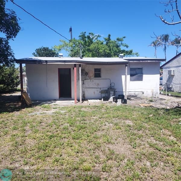 3 of 13 - 2838 Nw 4th St, Pompano Beach, FL