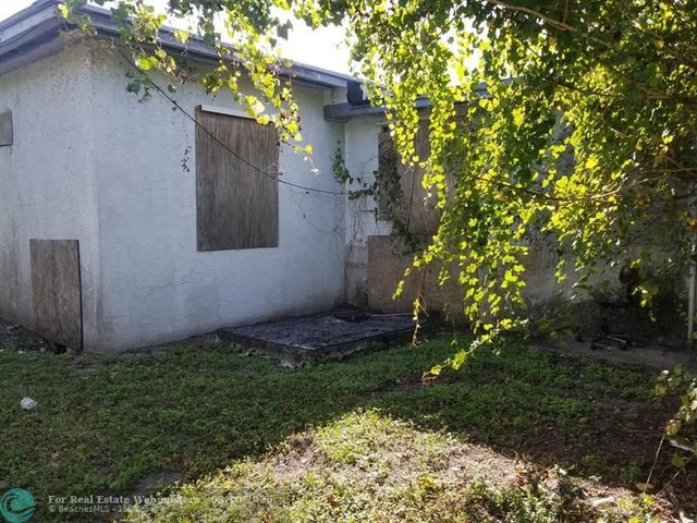 4 of 6 - 2605 Nw 13th Ct, Fort Lauderdale, FL