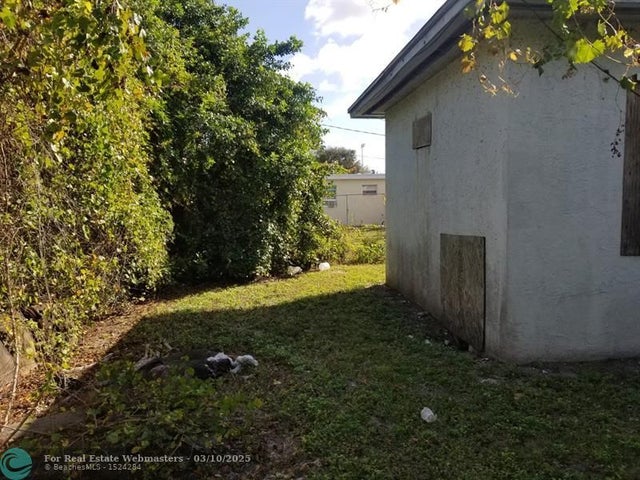 5 of 6 - 2605 Nw 13th Ct, Fort Lauderdale, FL
