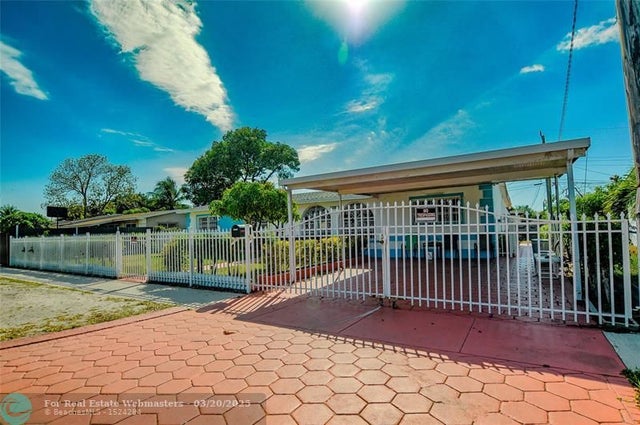 1 of 23 - 17800 Nw 8th Ave, Miami, FL