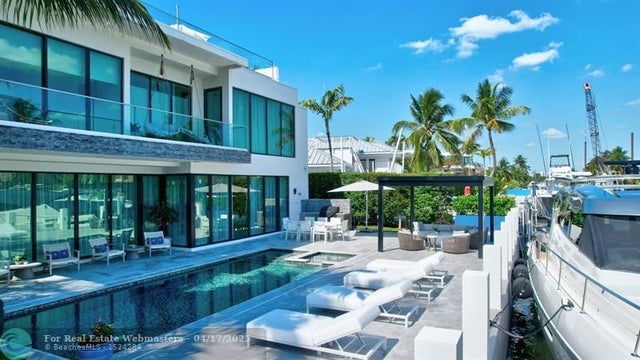 2 of 96 - 2707 Sea Island Dr, Fort Lauderdale, FL