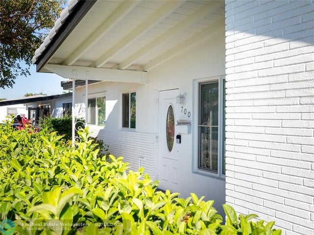 3 of 60 - 700 Sw 4th Ct, Hallandale, FL