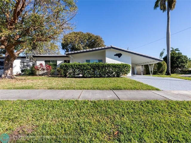 4 of 60 - 700 Sw 4th Ct, Hallandale, FL