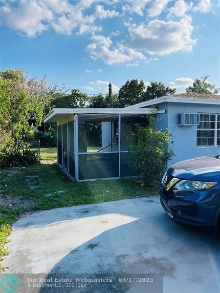 2 of 10 - 6118 Funston St, Hollywood, FL