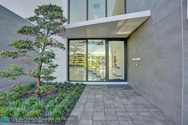 4 of 25 - 4232 E Tradewinds Ave, Lauderdale By The Sea, FL