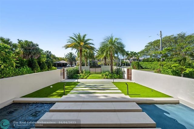 5 of 100 - 2421 Barcelona Dr, Fort Lauderdale, FL