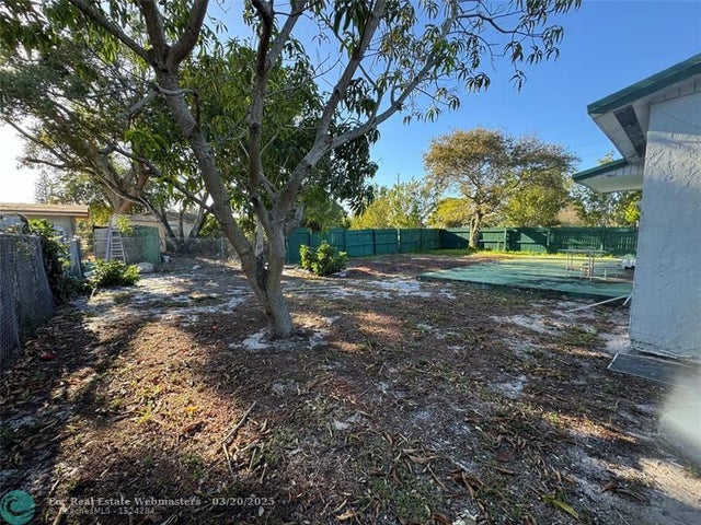 5 of 20 - 1041 Sw 4th Ter, Deerfield Beach, FL
