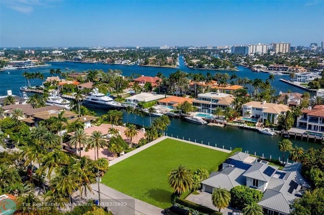 2 of 7 - 2455 Del Lago Dr, Fort Lauderdale, FL