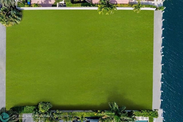 4 of 7 - 2455 Del Lago Dr, Fort Lauderdale, FL