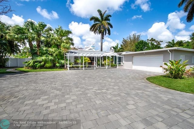 1 of 21 - 2337 Sw 27th Ave, Fort Lauderdale, FL