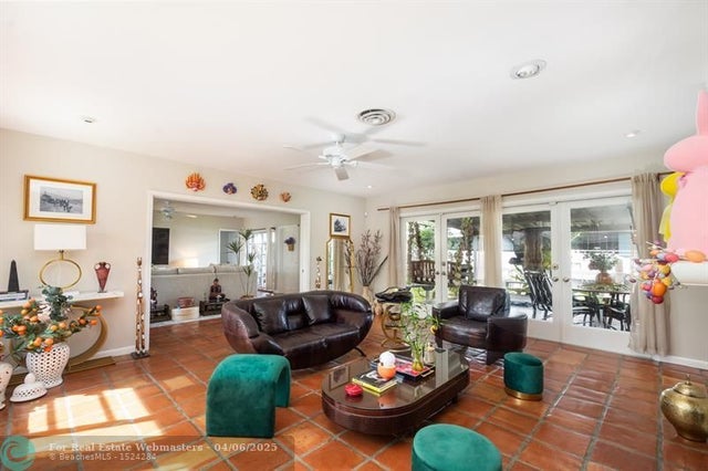 5 of 21 - 2337 Sw 27th Ave, Fort Lauderdale, FL