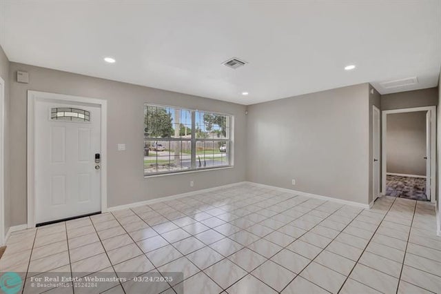 5 of 41 - 2730 Sw 17th St, Fort Lauderdale, FL