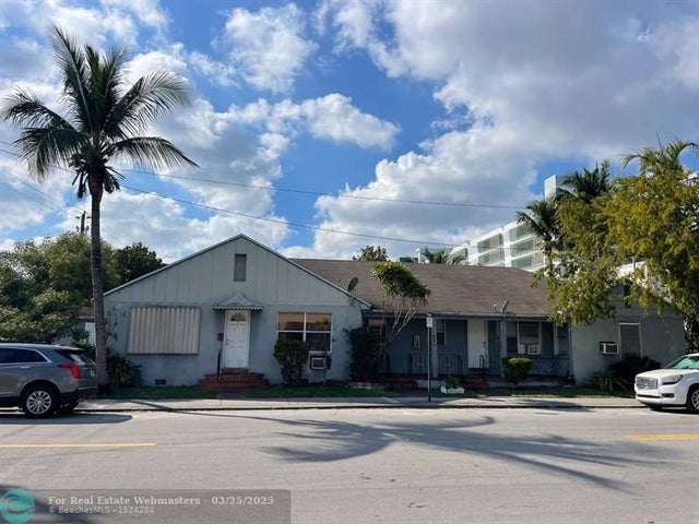 1 of 7 - 2000 Polk St, Hollywood, FL