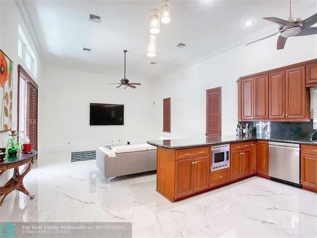 3 of 19 - 12737 Nw 18th Pl, Coral Springs, FL