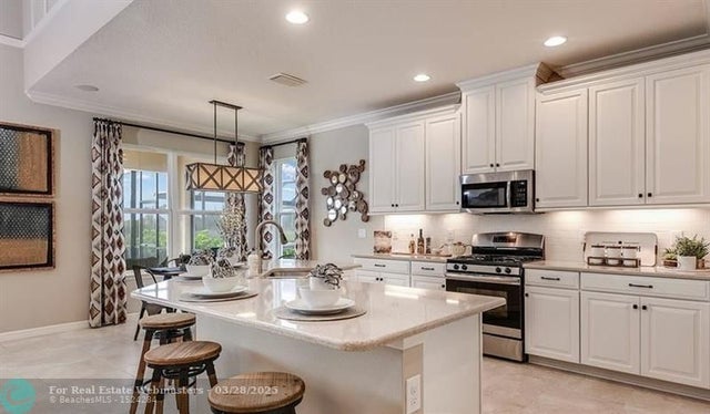 5 of 16 - 548 Se Ranch Oak Circle, Port St. Lucie, FL