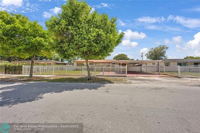 2 of 49 - 3260 Nw 174th St, Miami Gardens, FL