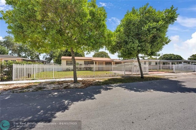 3 of 49 - 3260 Nw 174th St, Miami Gardens, FL