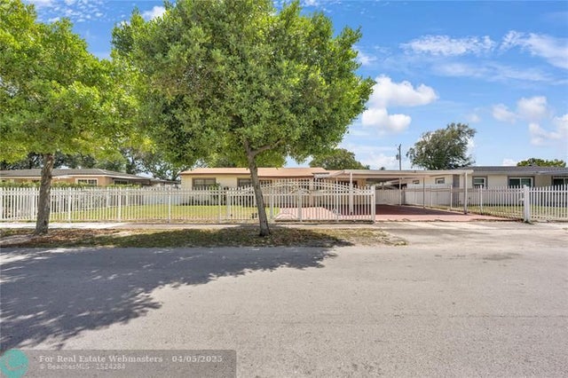 4 of 49 - 3260 Nw 174th St, Miami Gardens, FL