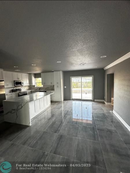4 of 7 - 3410 Nw 6th St, Lauderhill, FL