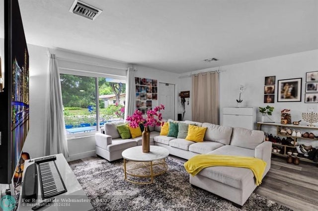 1 of 19 - 315 S 57th Ave, Hollywood, FL