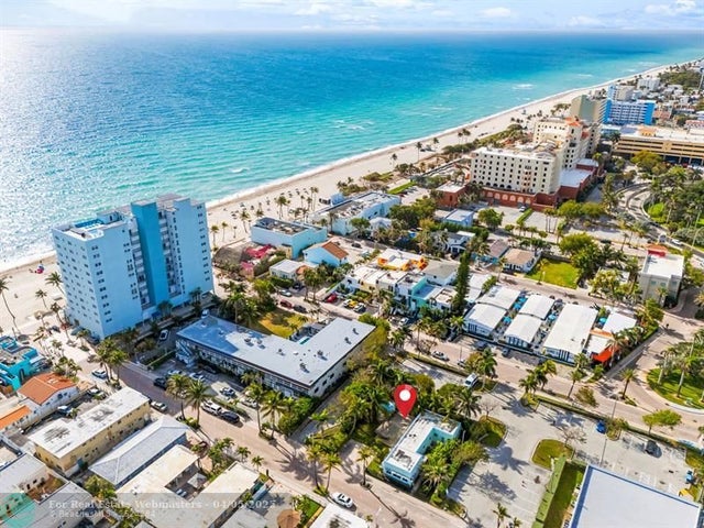 2 of 27 - 338 Taylor St, Hollywood, FL
