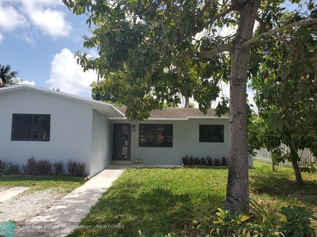 1 of 14 - 440 Ne 174th St, North Miami Beach, FL
