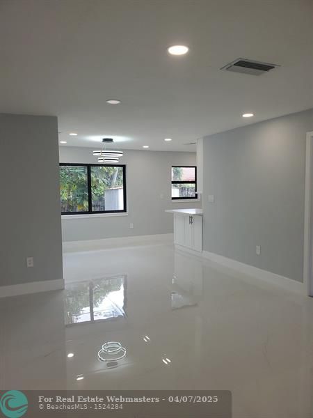 2 of 14 - 440 Ne 174th St, North Miami Beach, FL