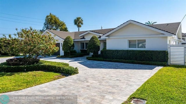 3 of 69 - 3860 Ne 24th Ave, Lighthouse Point, FL