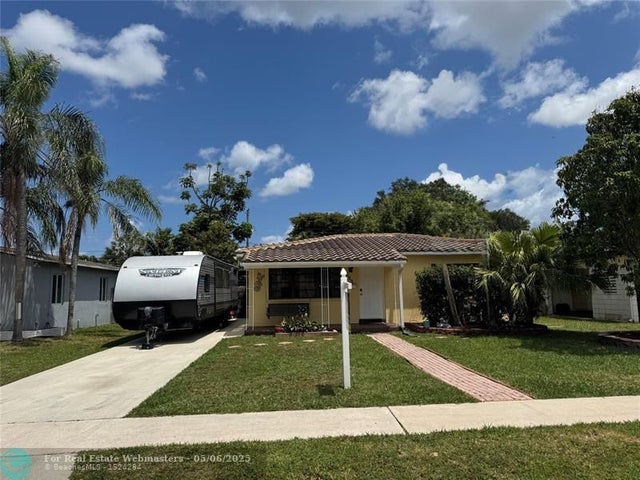 1 of 34 - 1007 N 31st Rd, Hollywood, FL