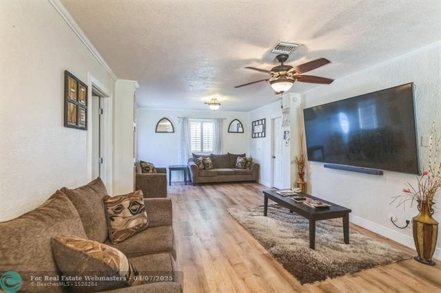 3 of 20 - 5360 Ne 10th Ave, Deerfield Beach, FL