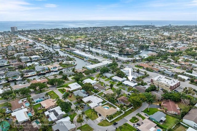2 of 22 - 2242 Ne 37th St, Lighthouse Point, FL