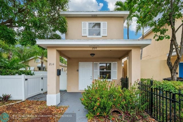 1 of 30 - 204 N D Street, Lake Worth, FL