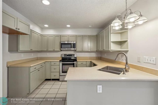2 of 30 - 204 N D Street, Lake Worth, FL