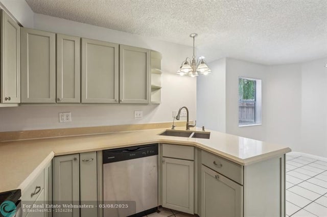 5 of 30 - 204 N D Street, Lake Worth, FL
