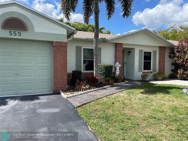 1 of 29 - 555 Abingdon Way, Davie, FL