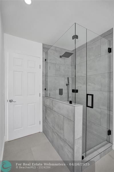 5 of 40 - 1010 N 16th Ave, Hollywood, FL