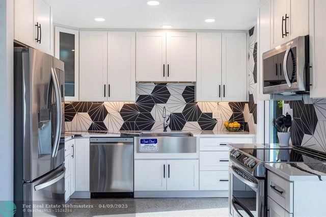 5 of 37 - 657 Nw 30th Ct, Wilton Manors, FL