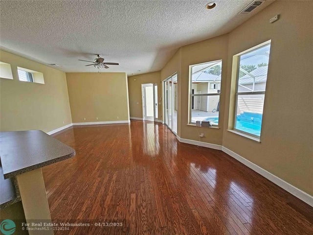 4 of 18 - 532 Ne Canoe Park Cir, Port St. Lucie, FL