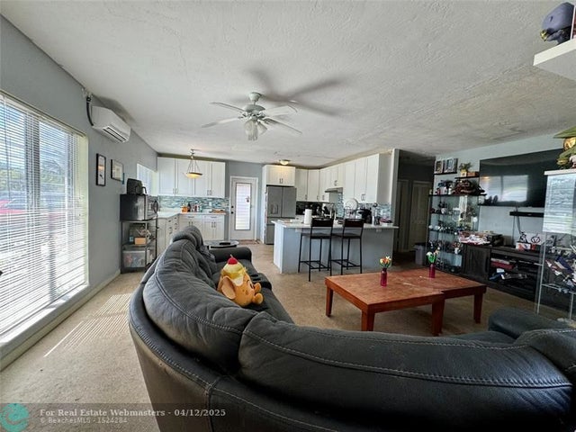 3 of 15 - 402 S 9th St, Lantana, FL
