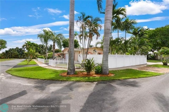 1 of 23 - 804 Nw 8th St, Dania, FL