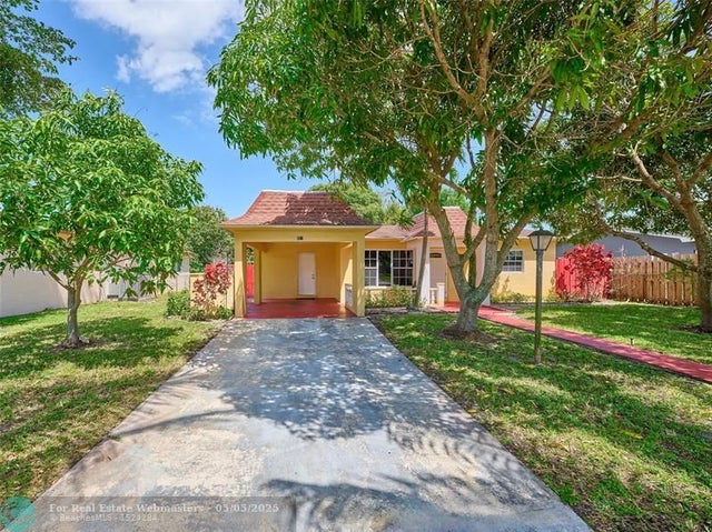 3 of 47 - 881 Sw 49 Way, Margate, FL