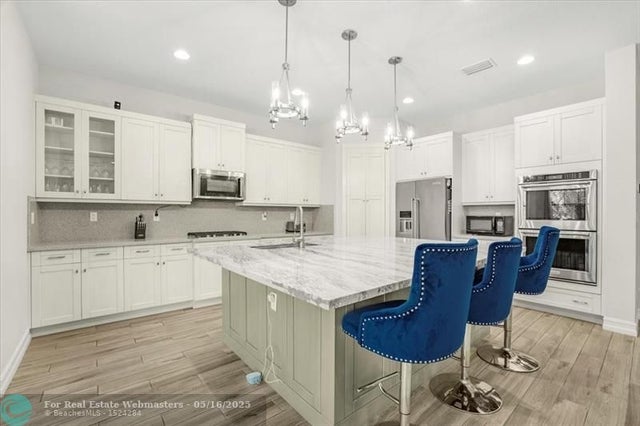 1 of 80 - 9010 E Watercrest Cir, Parkland, FL