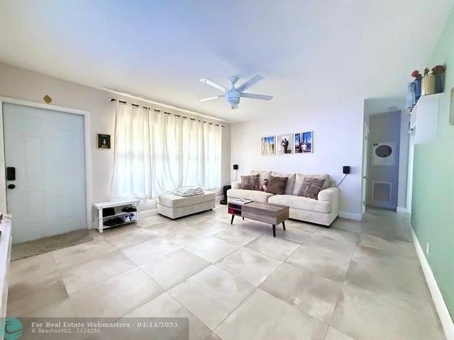 5 of 16 - 2340 N 58th Ter, Hollywood, FL